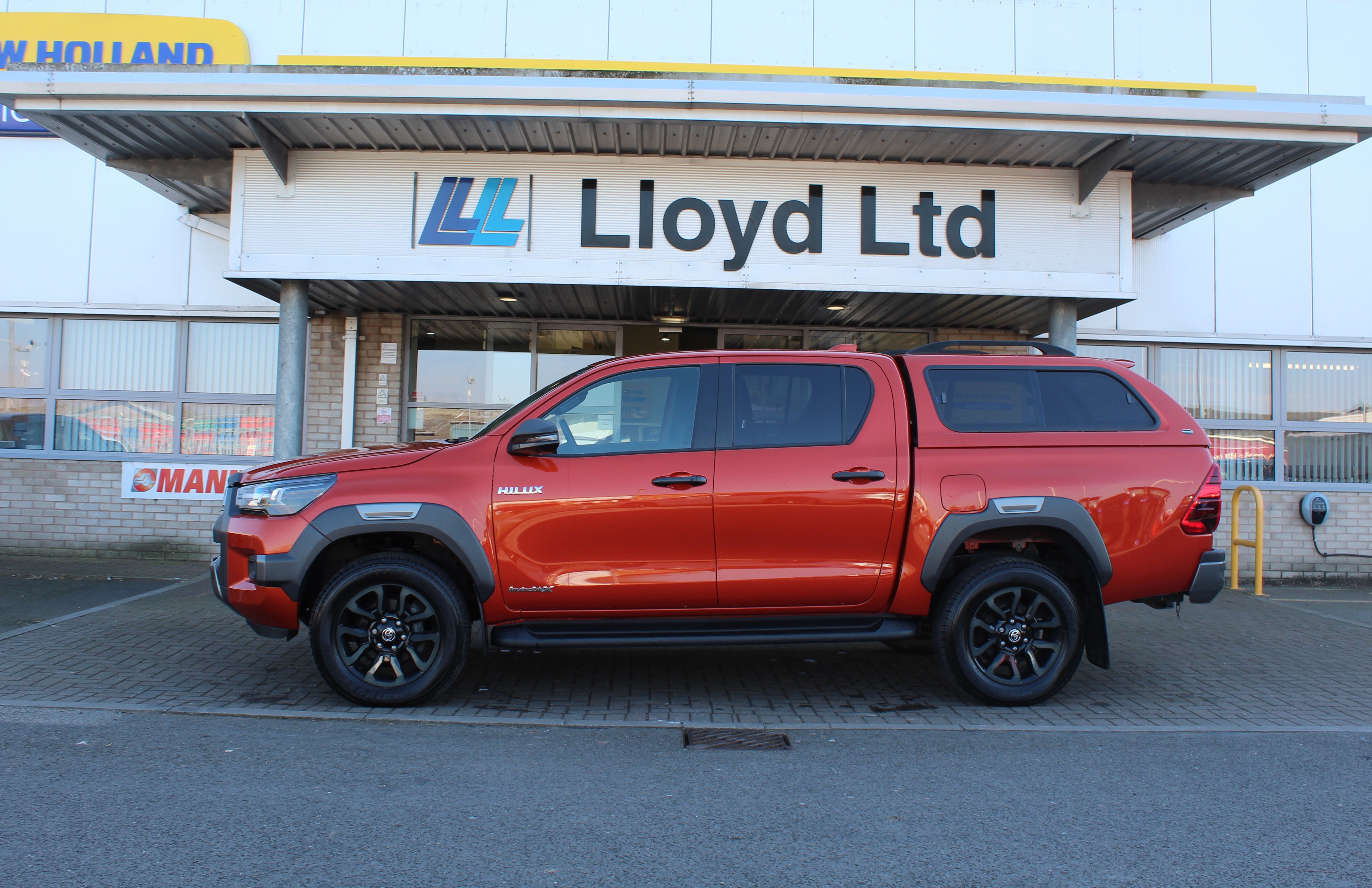 Toyota Hilux Invincible X