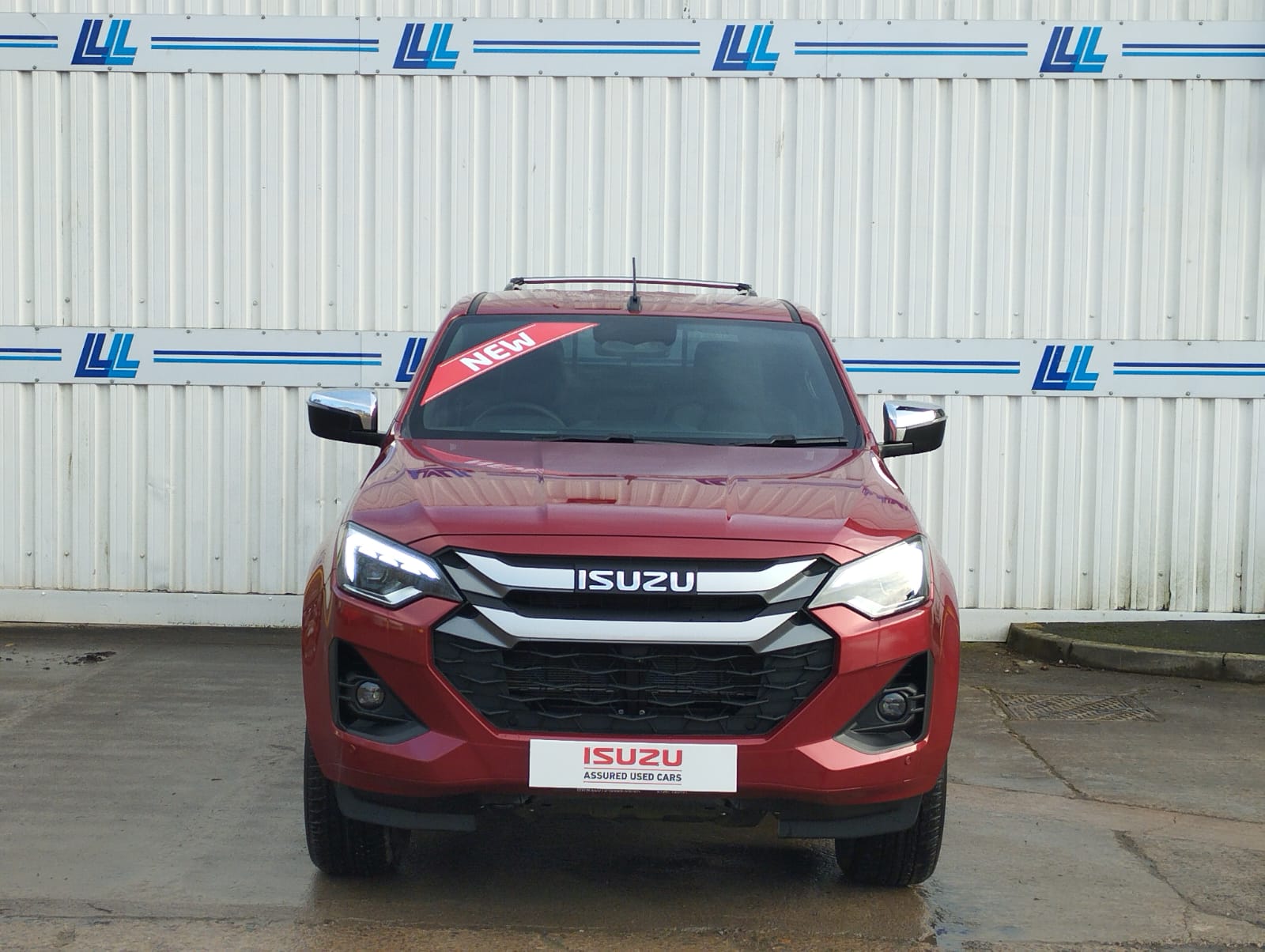 2025 Isuzu DL40