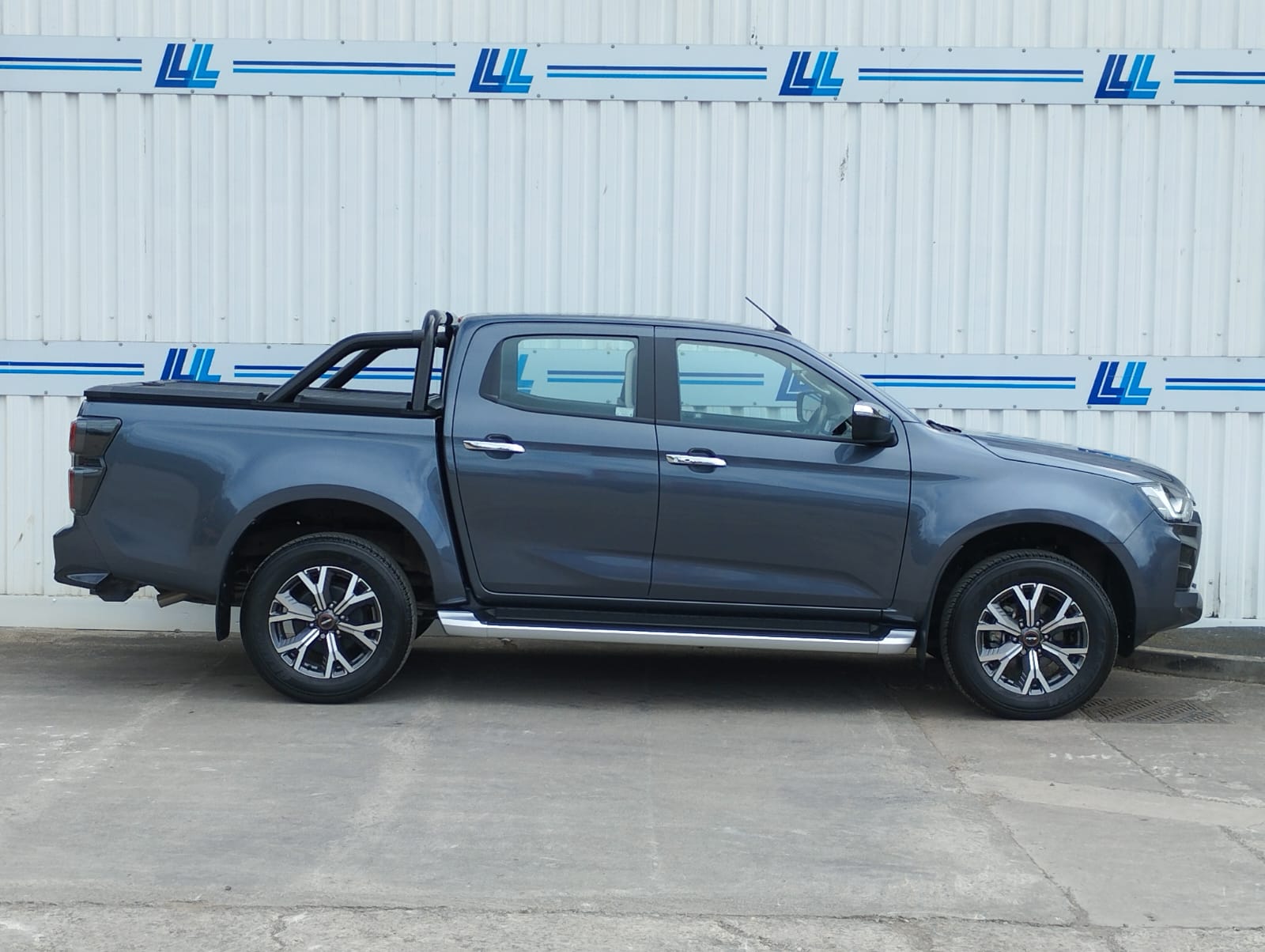 2024 Isuzu DL40