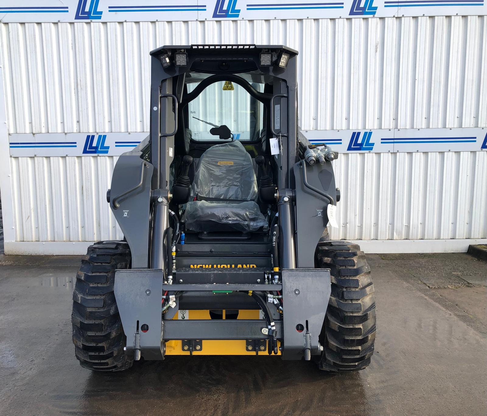 New Holland L320