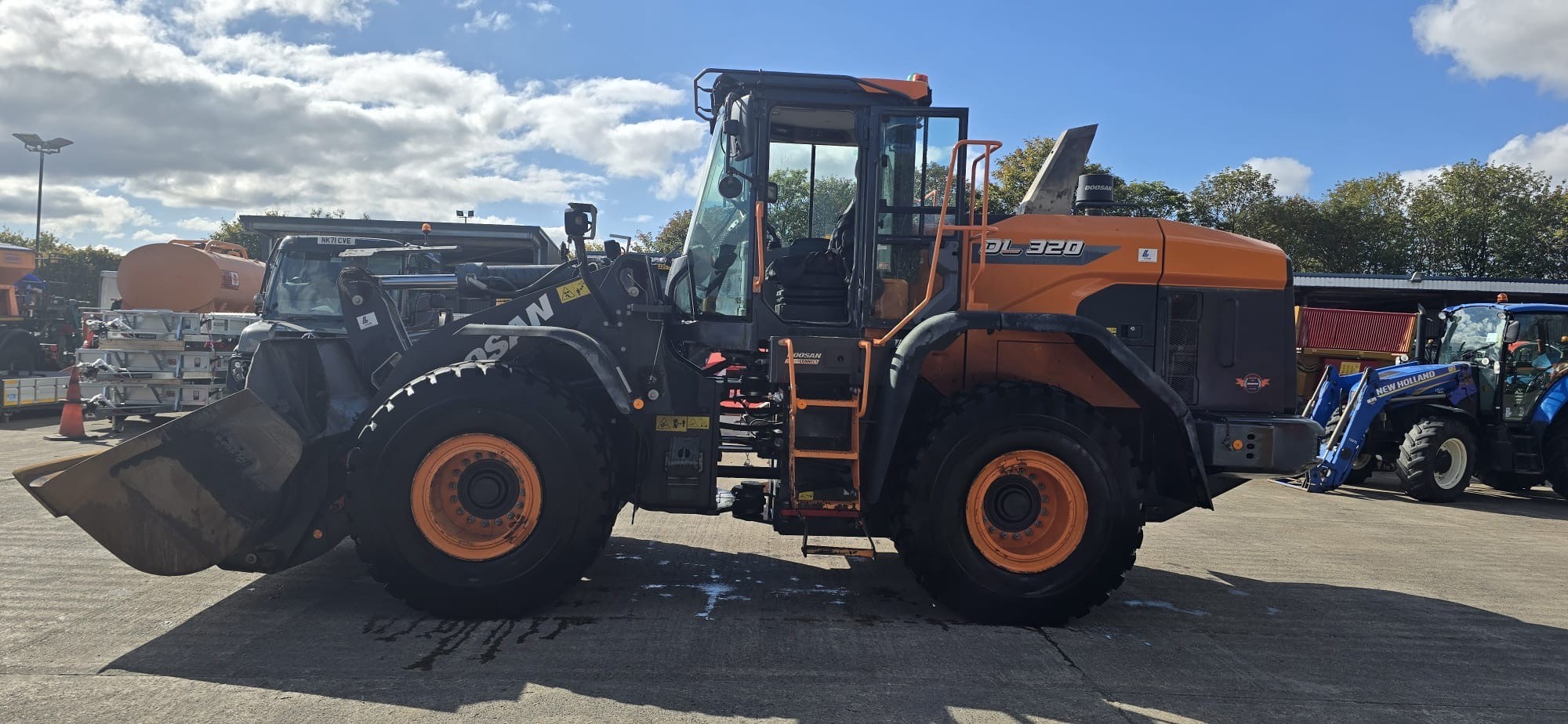 2021 Other DL320-7