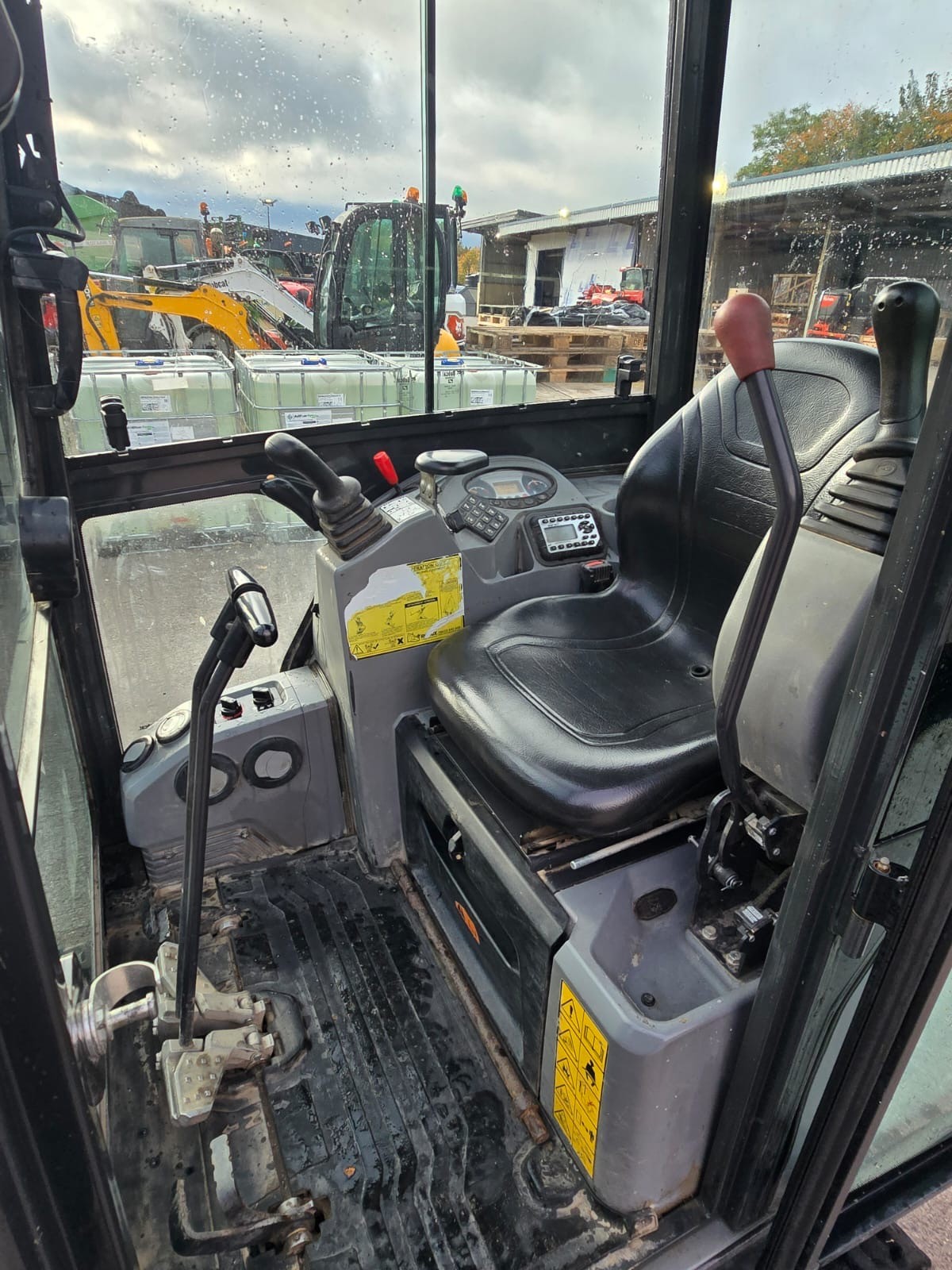 2021 Bobcat E17