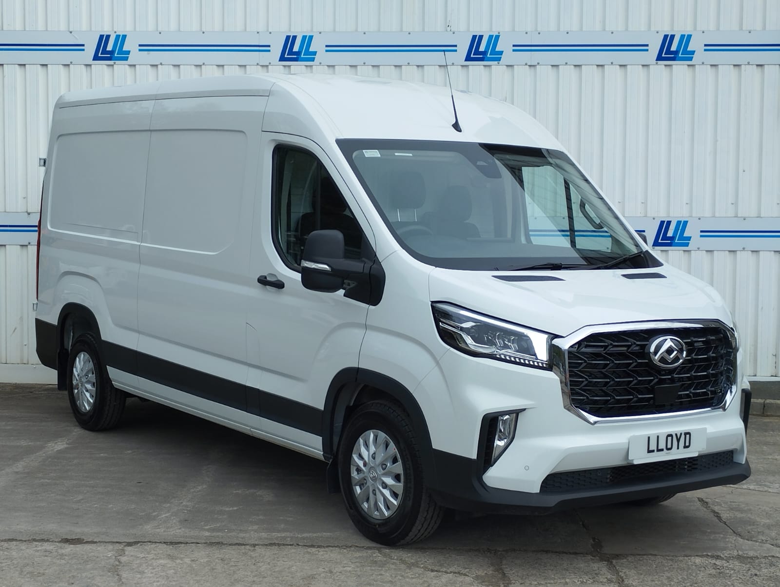 2025 Maxus Deliver 9 LUX FWD