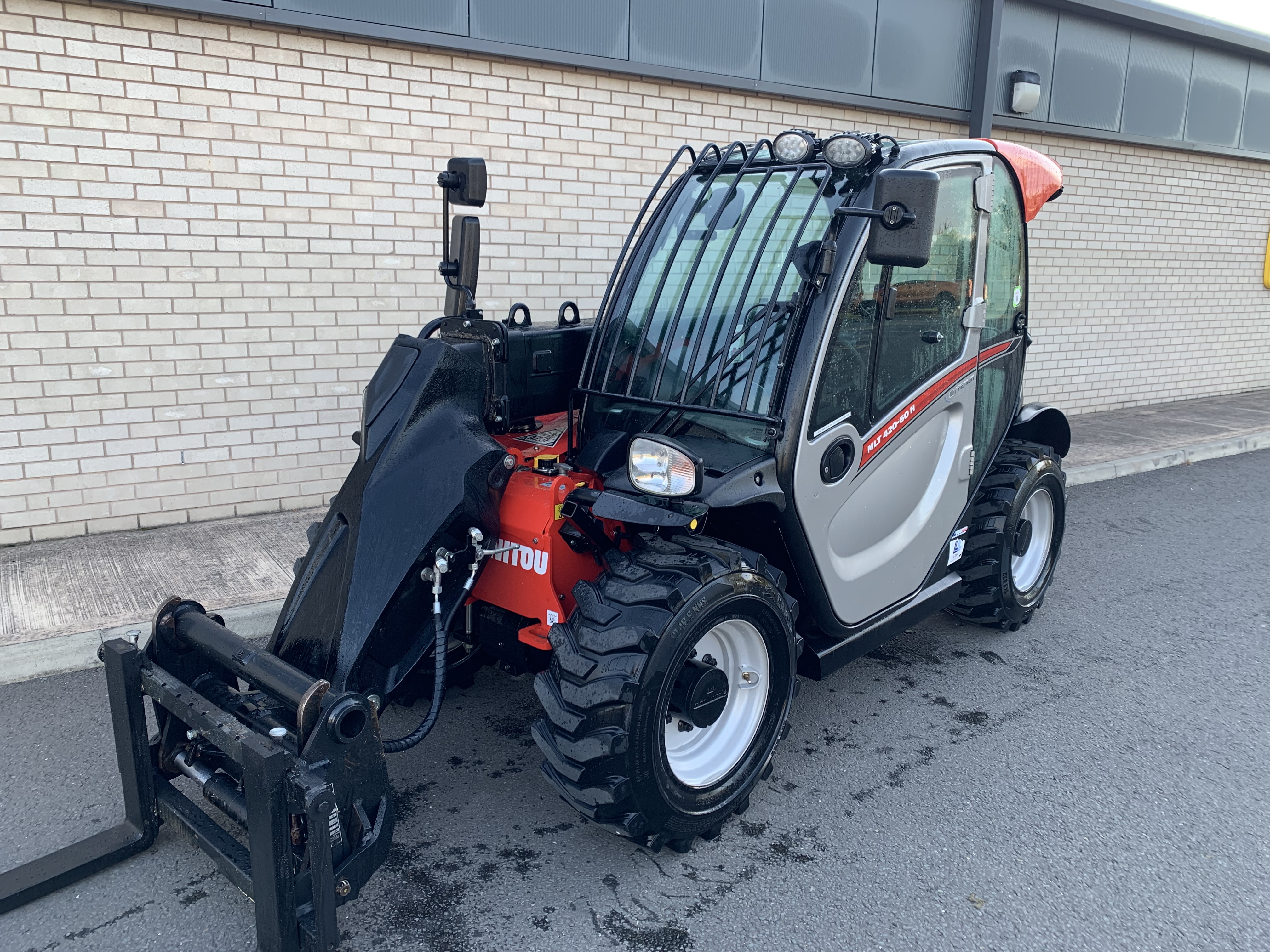 2021 Manitou MLT 420 Premium