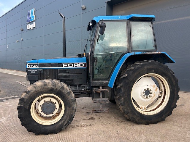 1995 Ford 7740