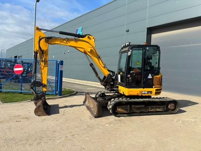 2017 JCB 85Z-1