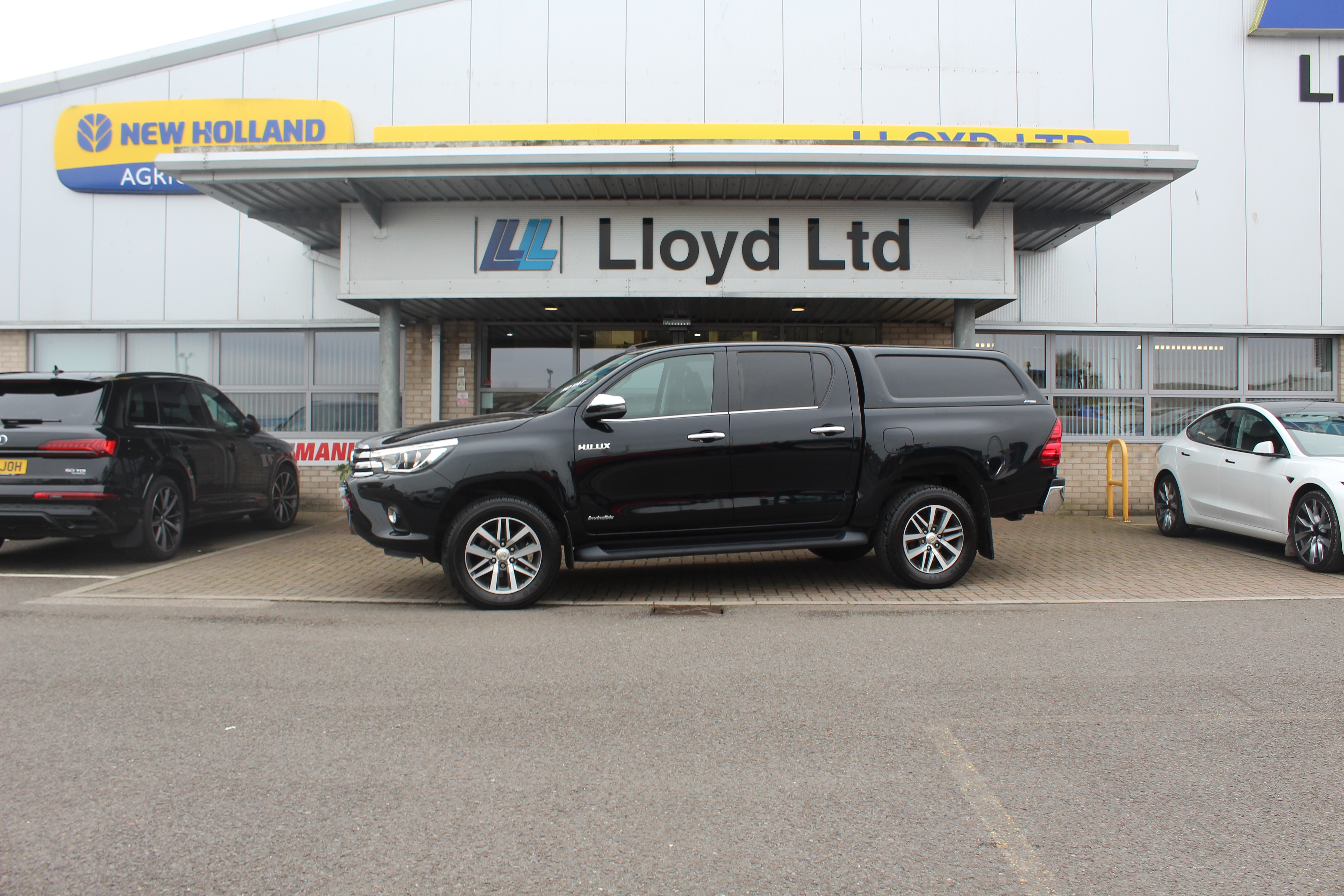 Toyota Hilux Invincible