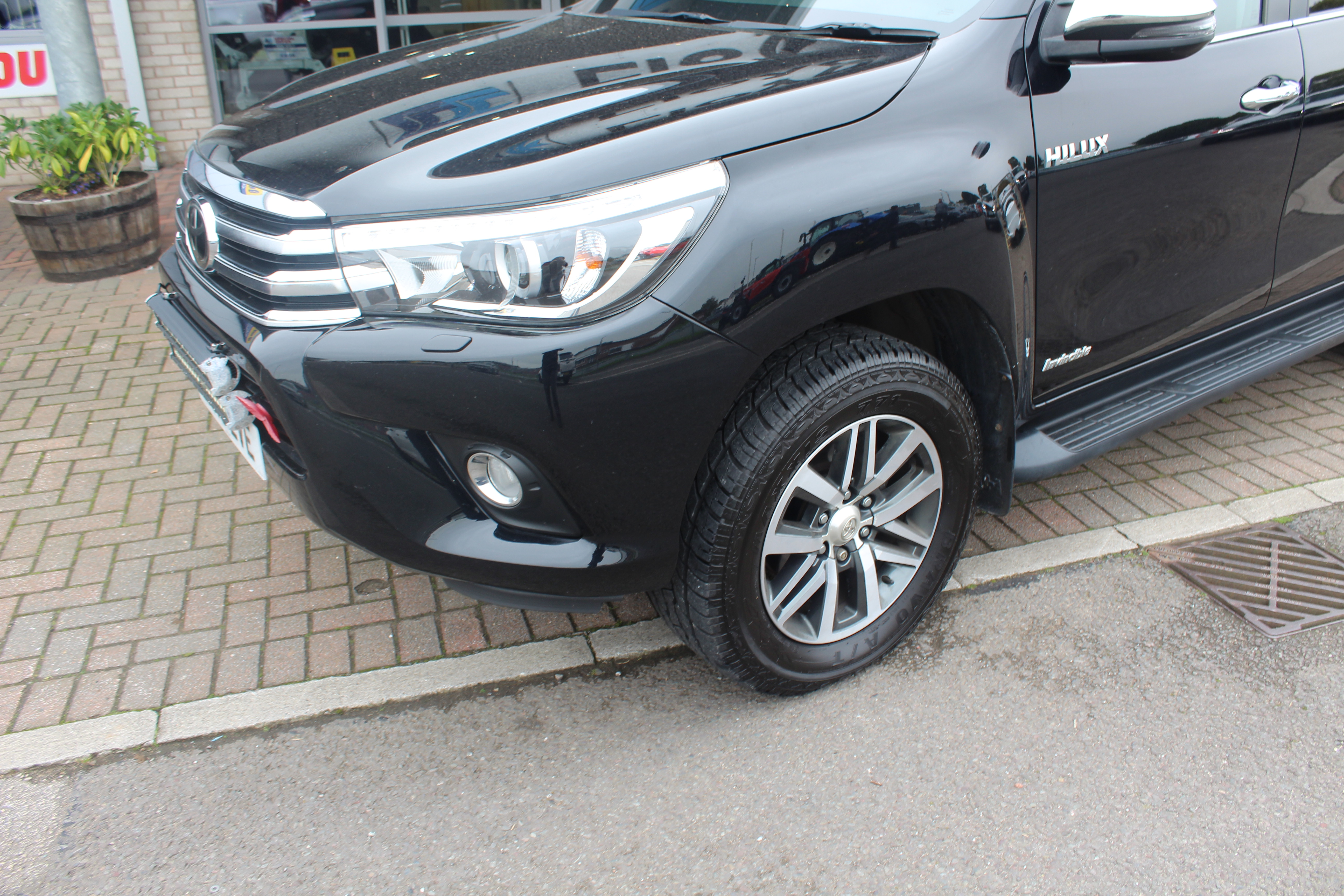 Toyota Hilux Invincible