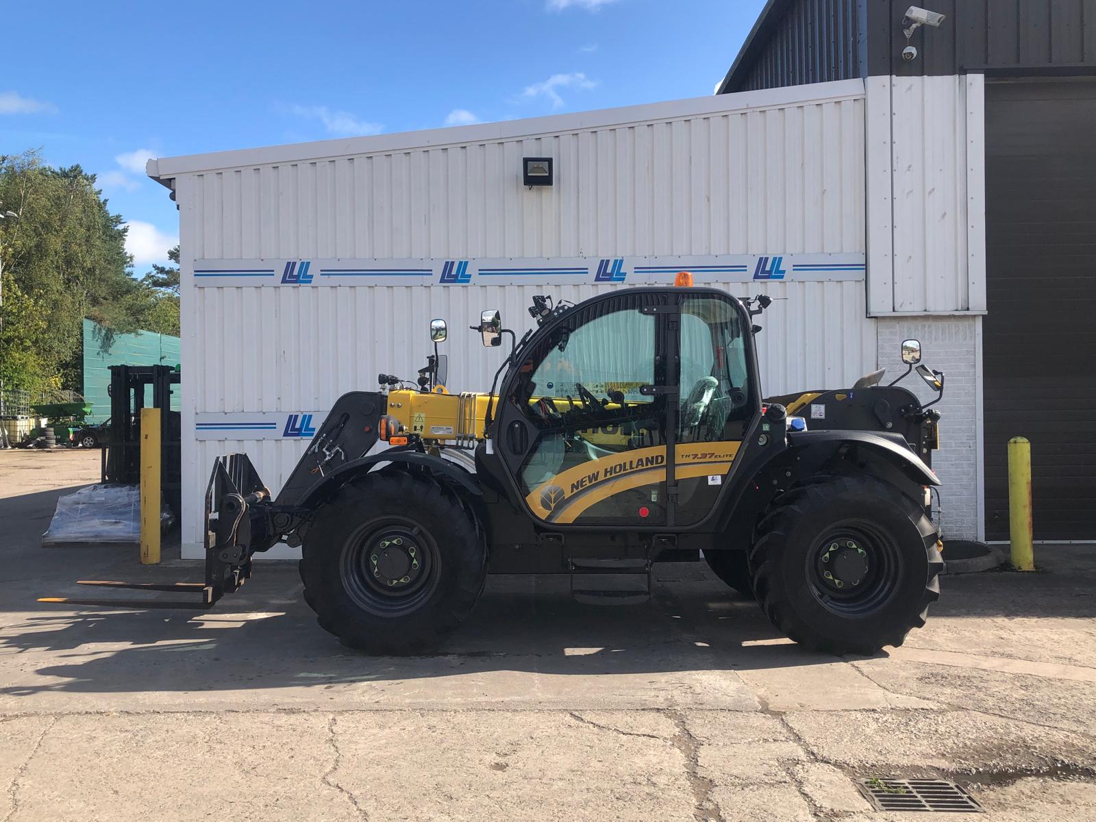 2022 New Holland TH7.37