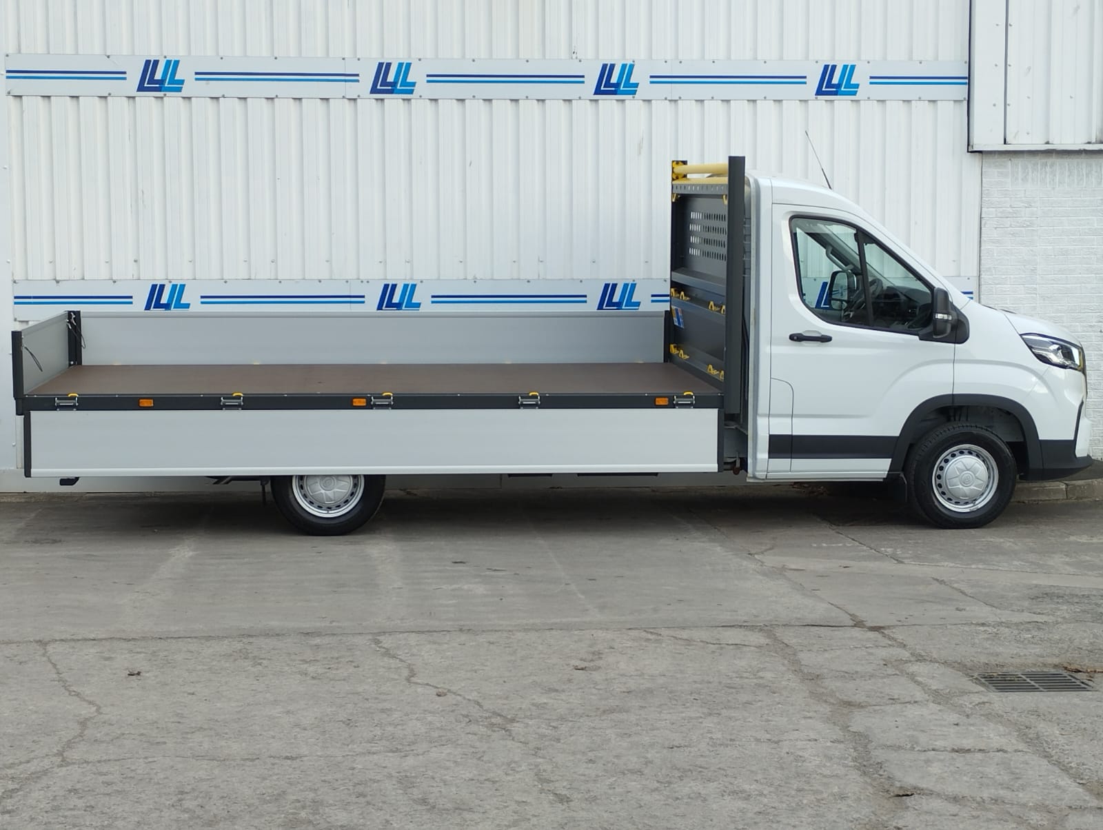 2025 Maxus Deliver 9