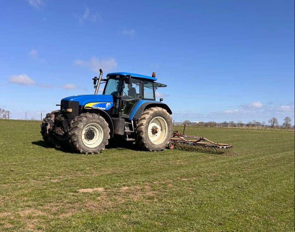 New Holland TM175