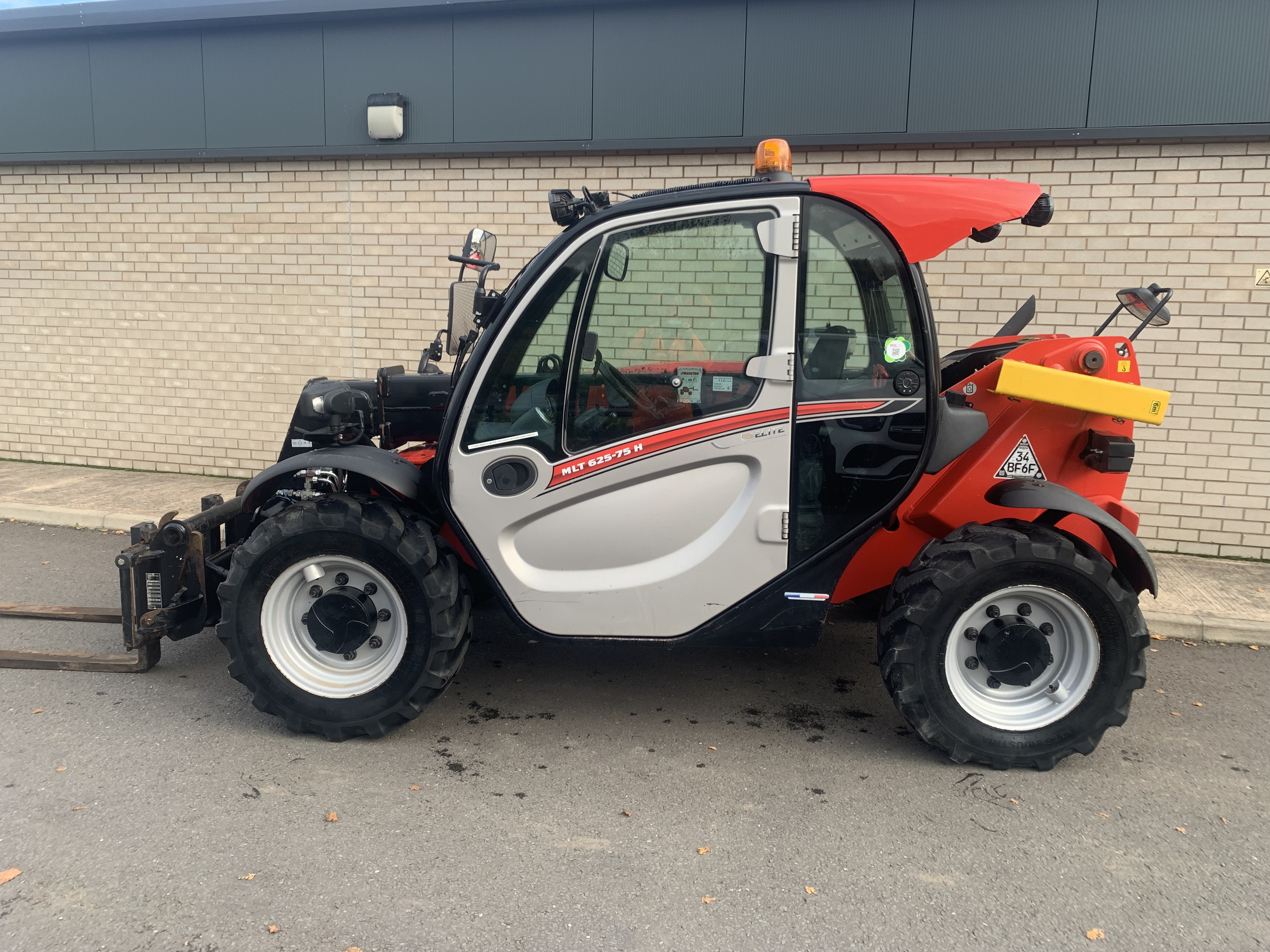 2022 Manitou MLT 625 Elite