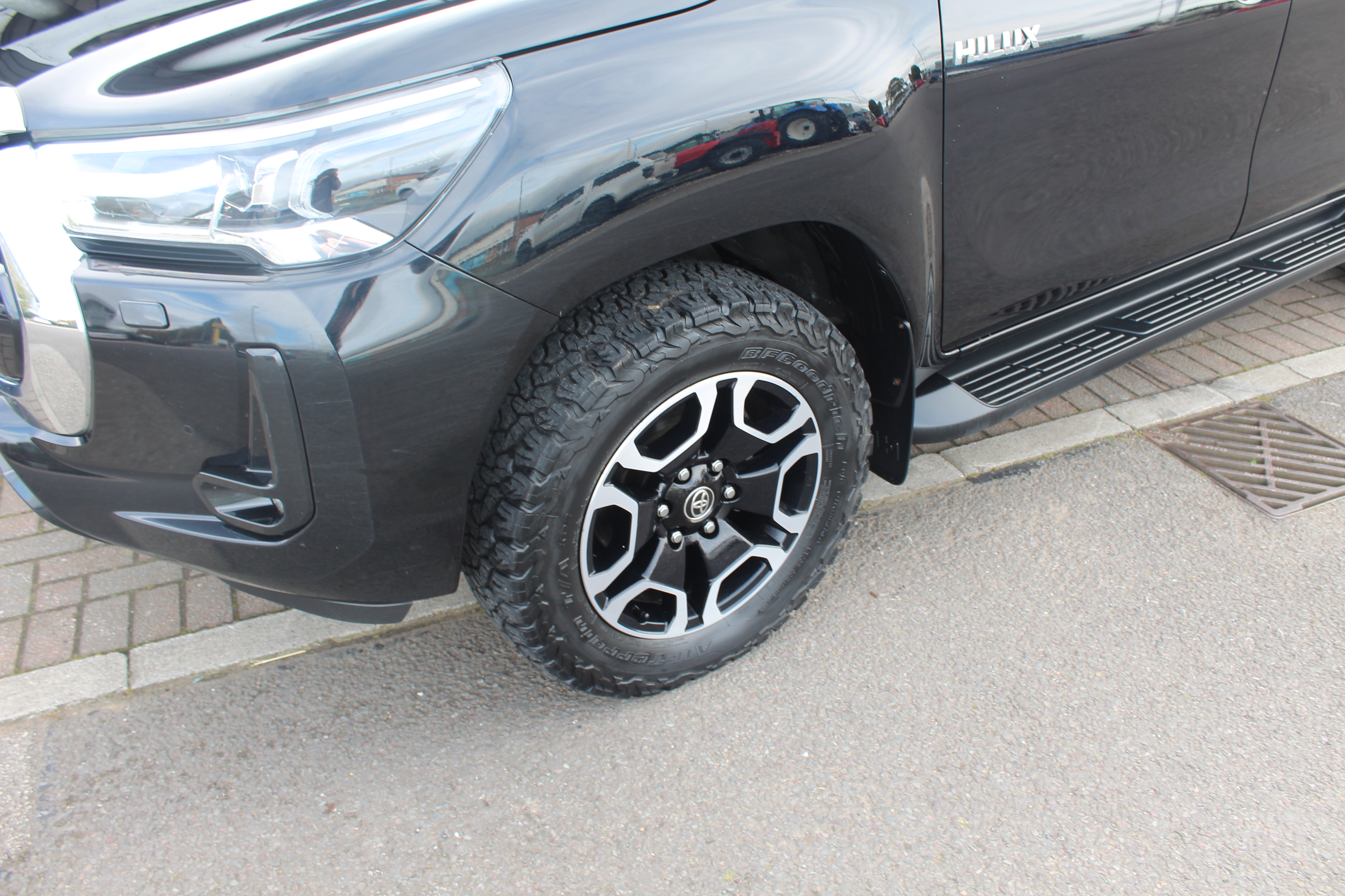 Toyota Hilux Invincble