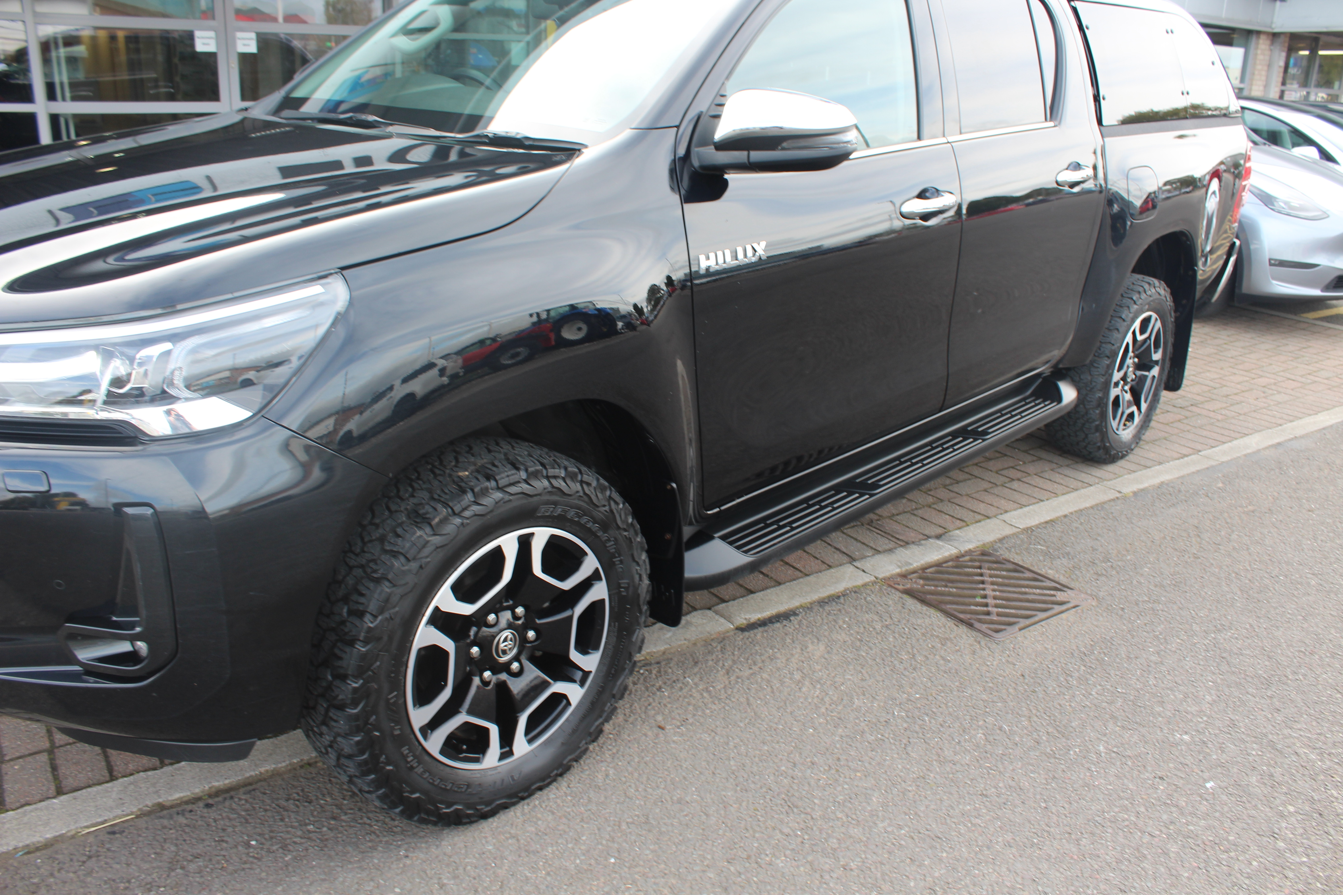 Toyota Hilux Invincble