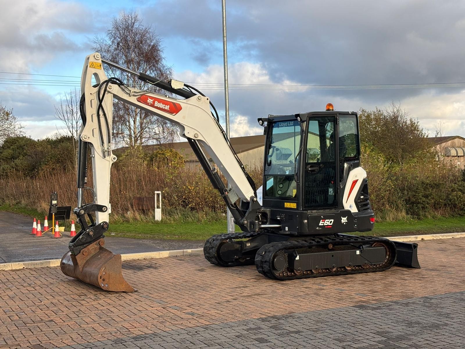 Bobcat E60