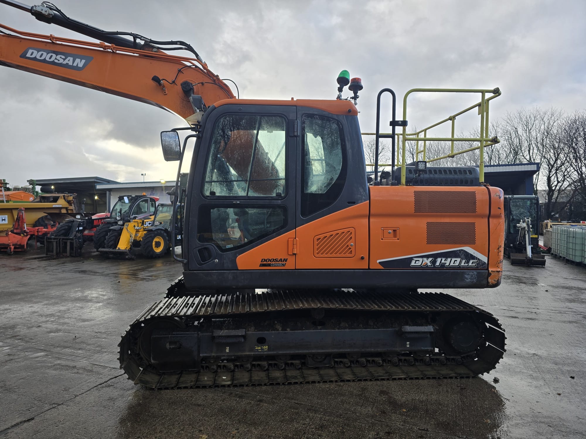 2021 Develon DX140LC-7