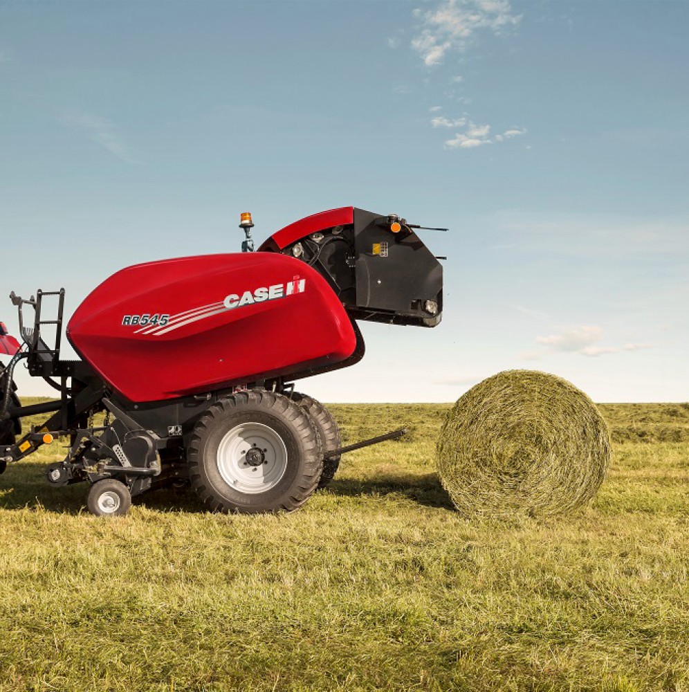 Case IH RB545 Series Fixed Chamber Round Balers - Lloyd Ltd