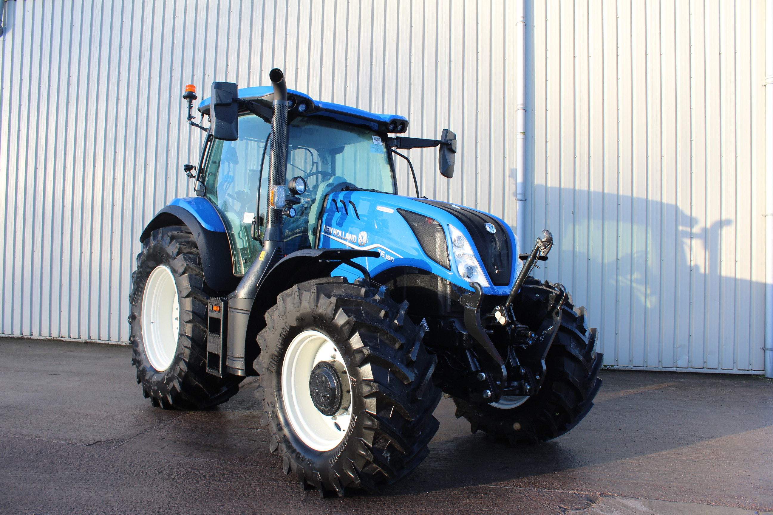 New Holland  T6.180
