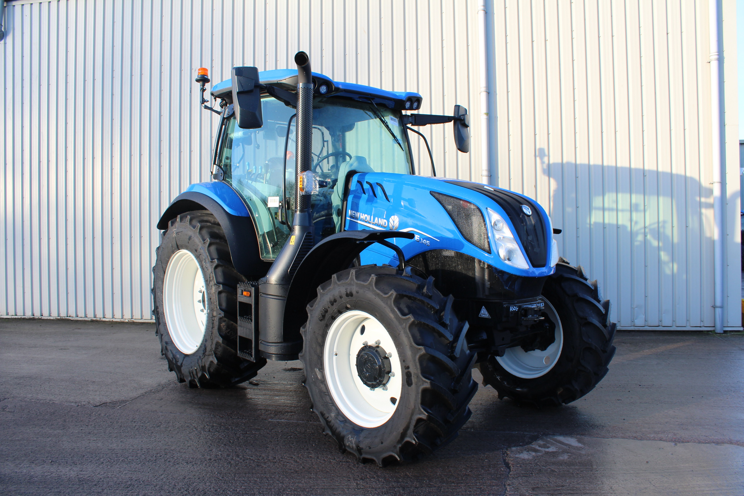 New Holland  T6.145