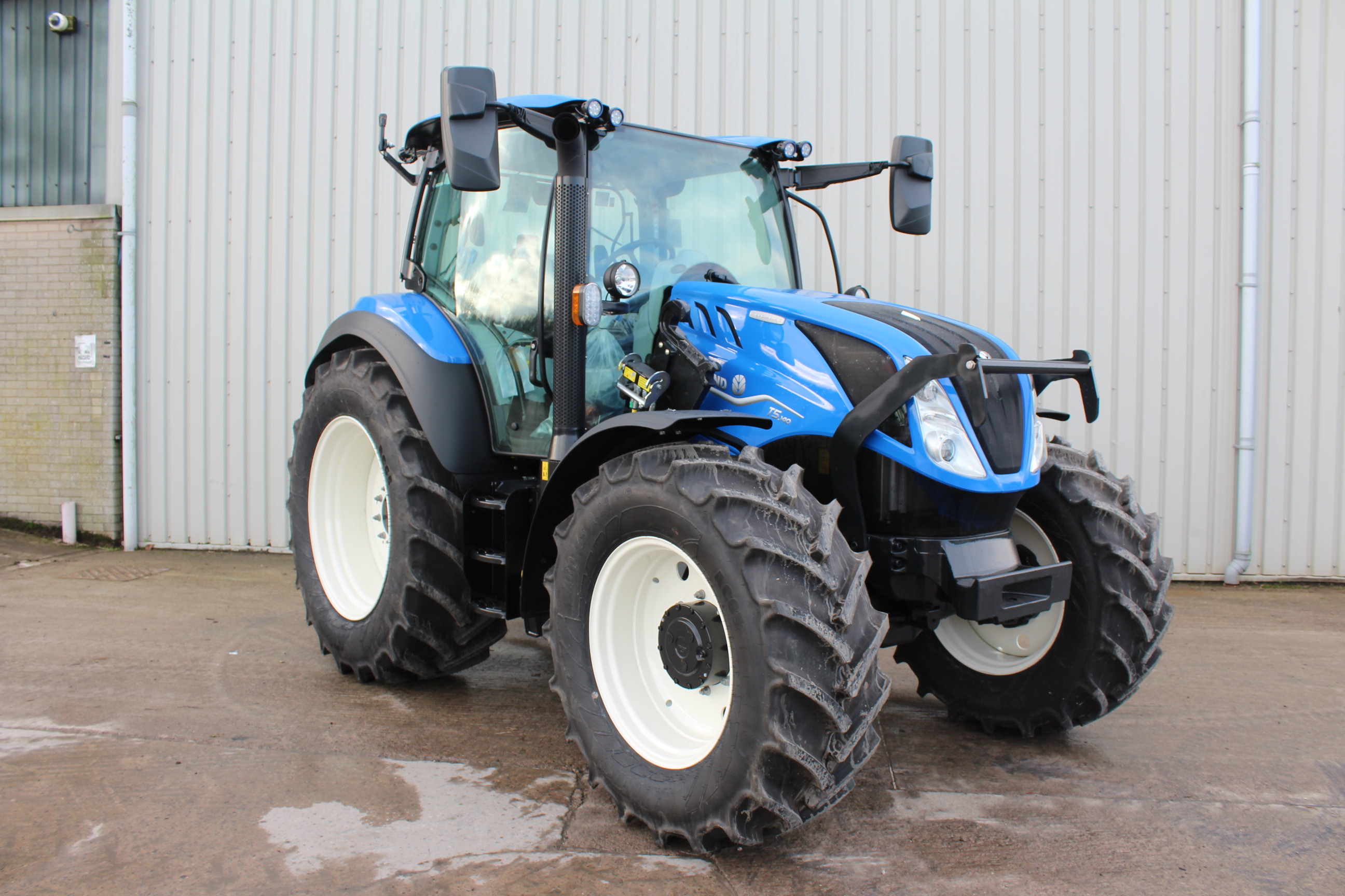 New Holland  T5.140