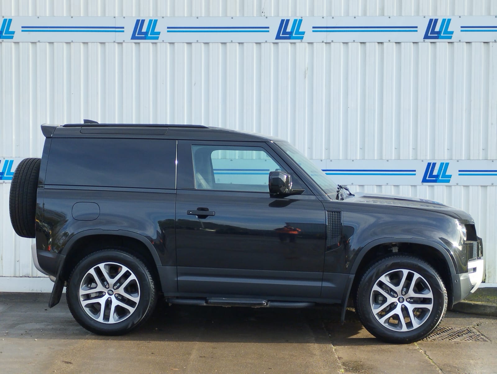 2023 Land Rover Defender