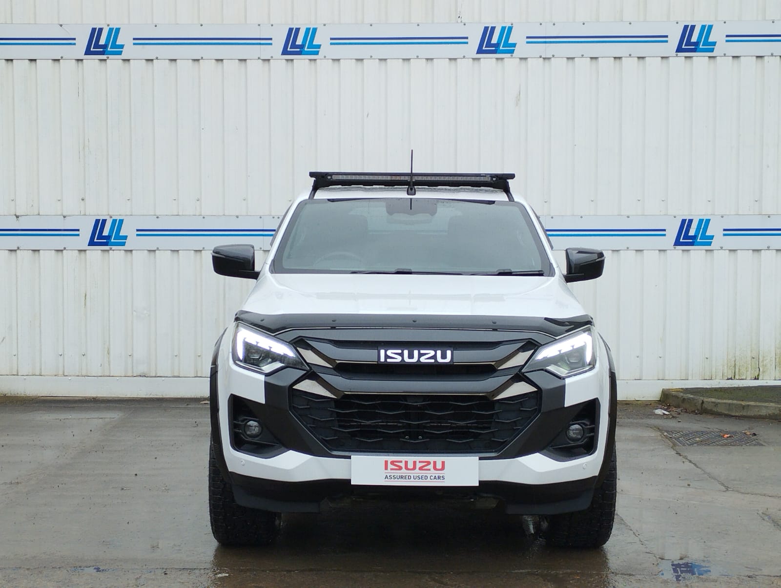 2024 Isuzu V-Cross