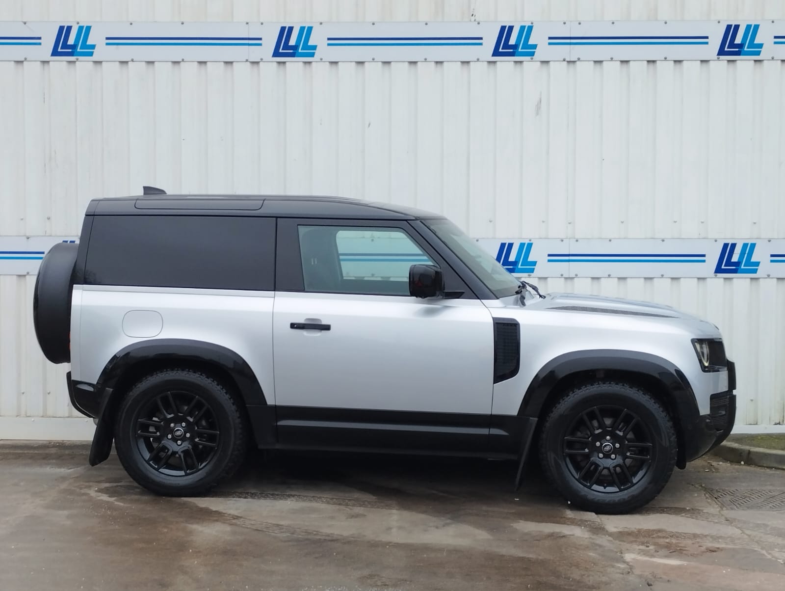 2023 Land Rover Defender