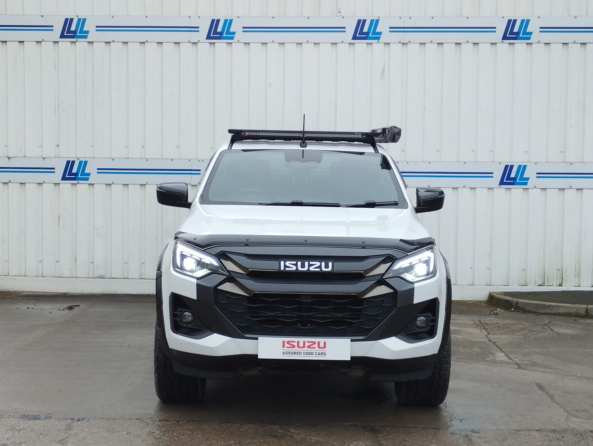 2024 Isuzu V-Cross