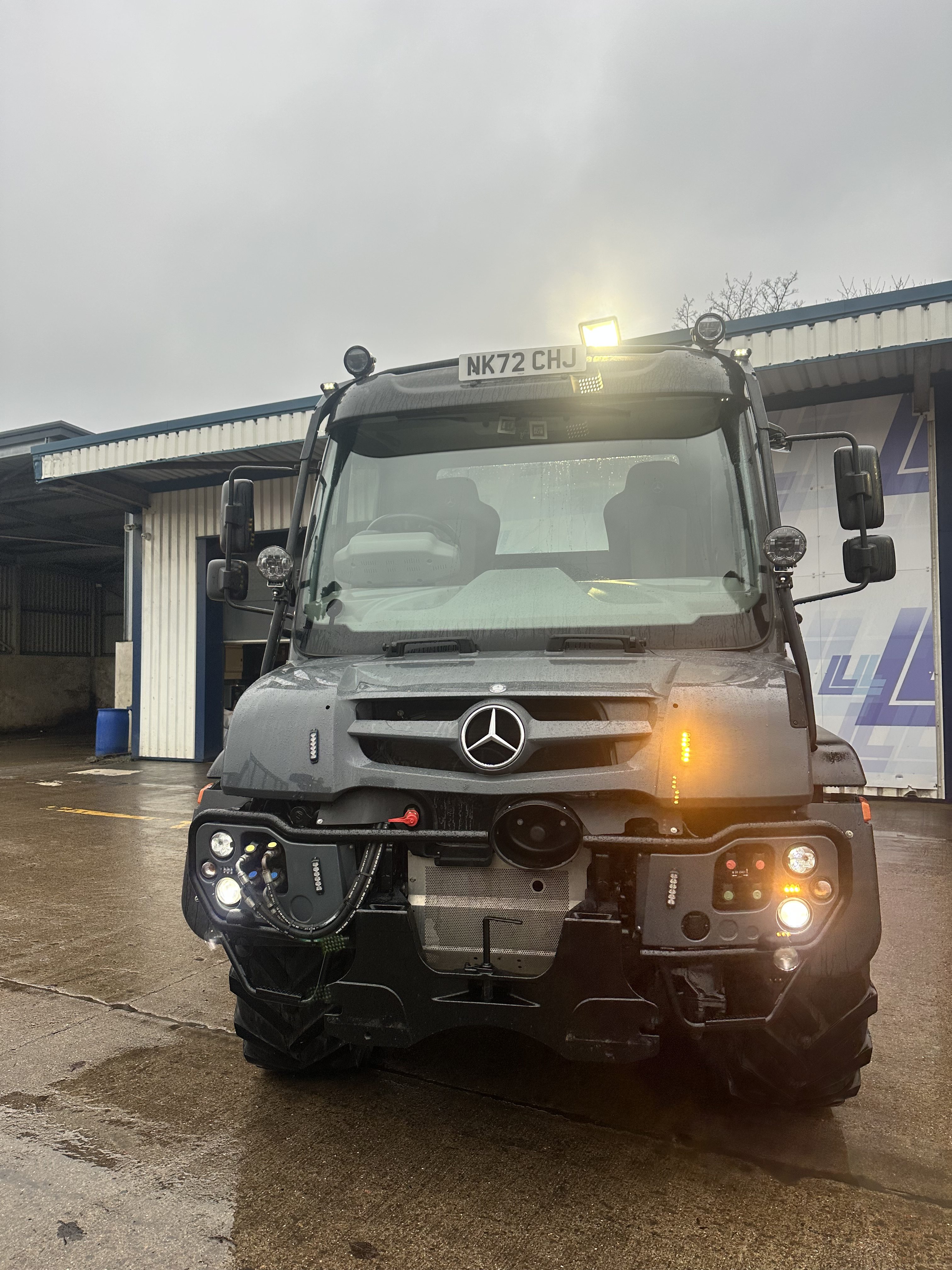 Mercedes-Benz Unimog U535