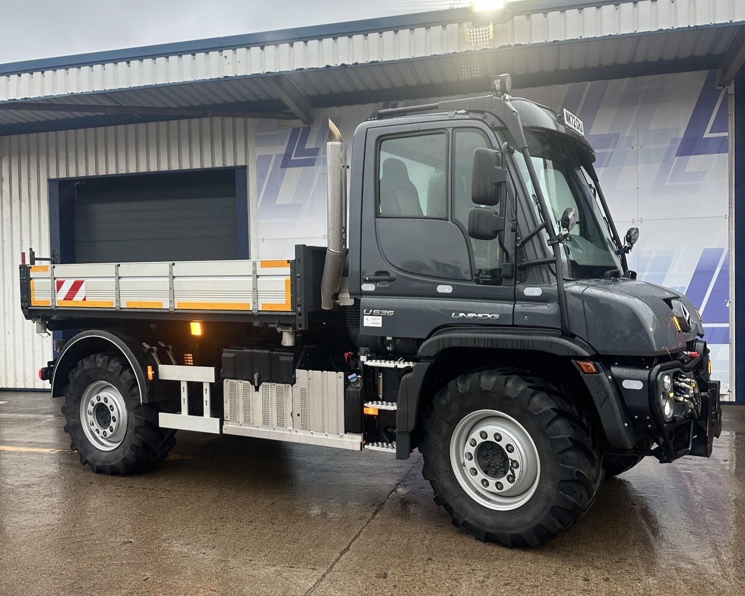Mercedes-Benz Unimog U535