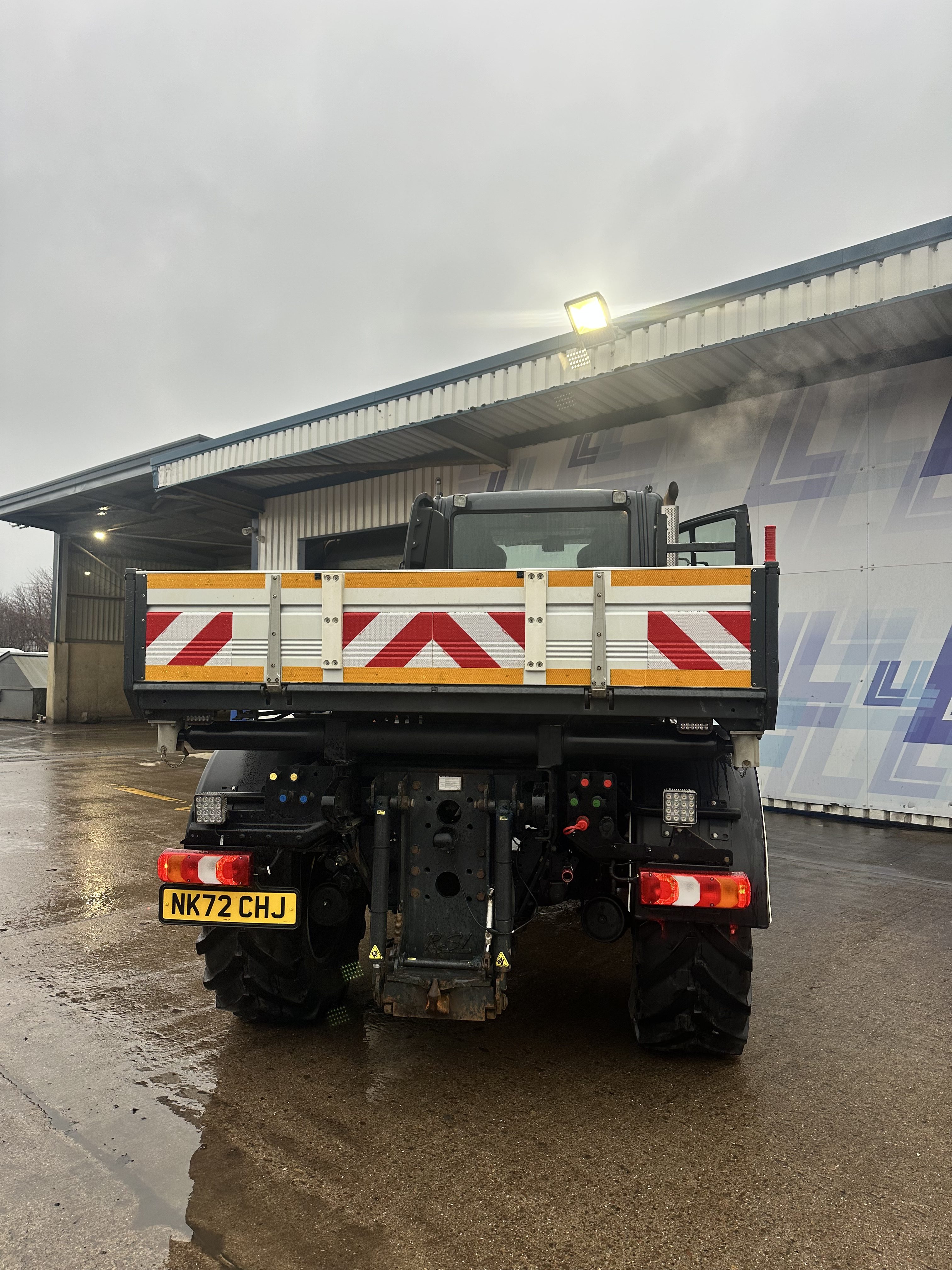 Mercedes-Benz Unimog U535